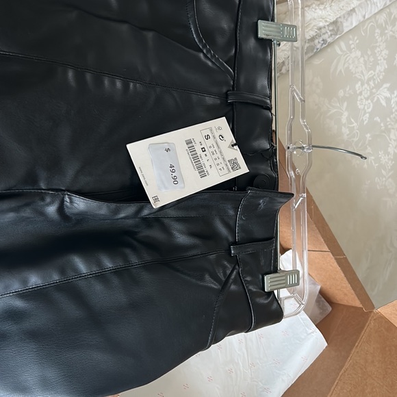 Zara vegan leather trousers - Picture 2 of 2